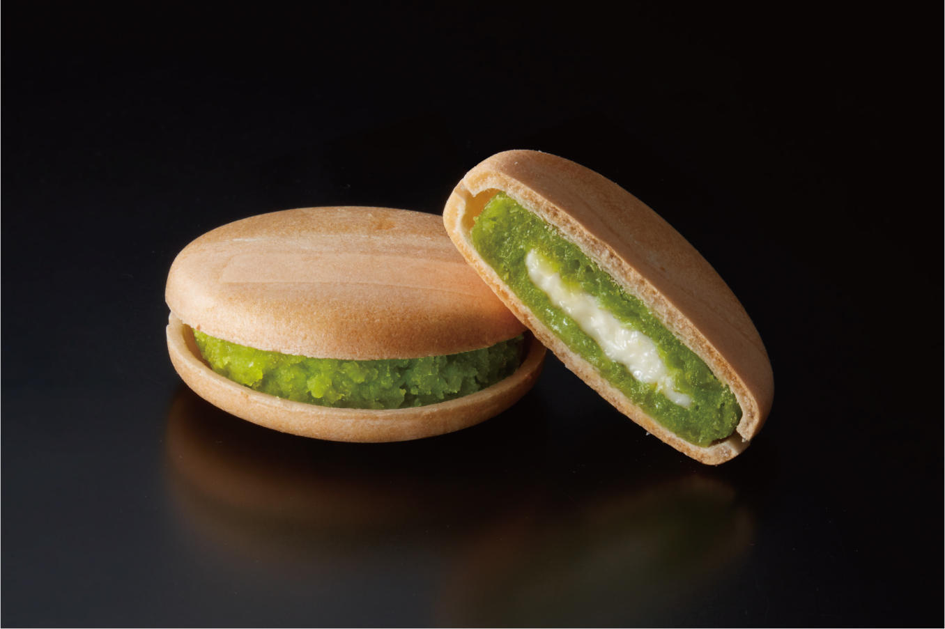 ずんだあんバター最中_半割.jpg